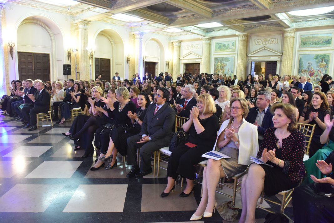 PACTUL PENTRU MUNCĂ – Consens general pentru evitarea crizei grave de forță de muncă din România PACTUL PENTRU MUNCĂ – Consens general pentru evitarea crizei grave de forță de muncă din România