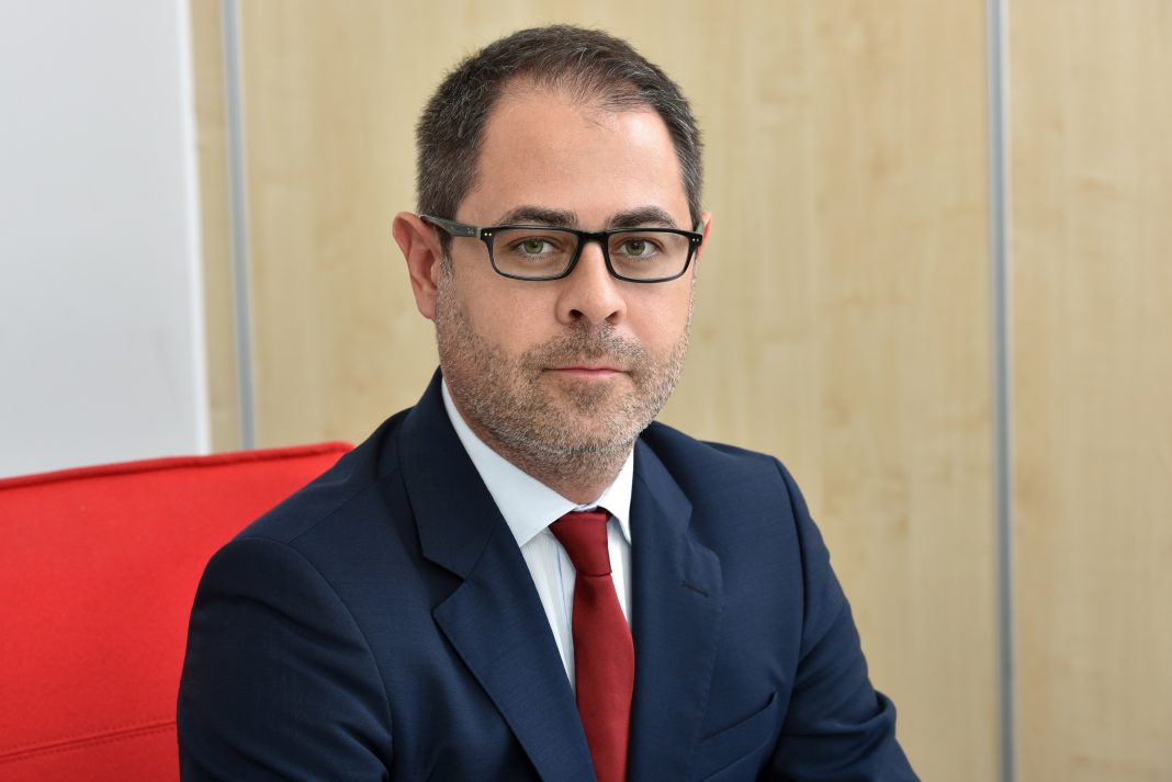 BestJobs: 3 angajați din 5 își doresc să continue să lucreze într-un sistem hibrid și să îmbine activitatea de la distanță cu prezența la birou BestJobs: 3 angajați din 5 își doresc să continue să lucreze într-un sistem hibrid și să îmbine activitatea de la distanță cu prezența la birou