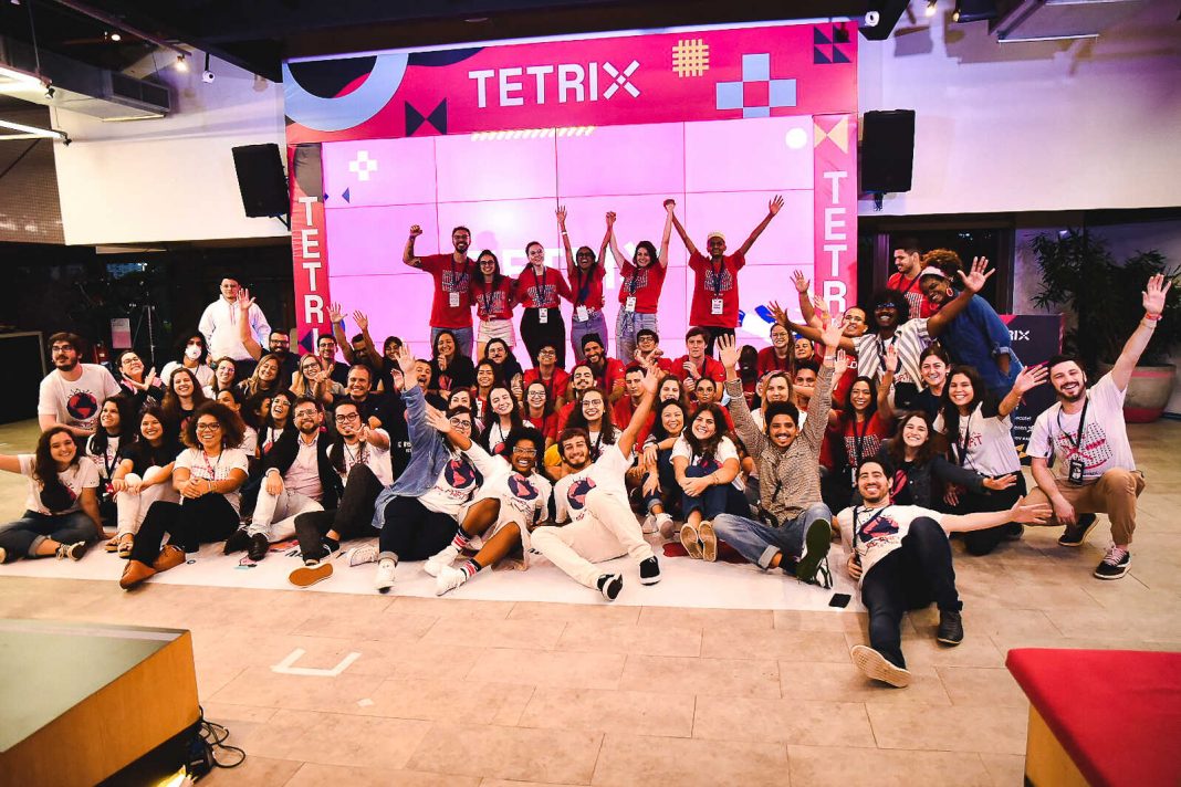 VTEX: TETRIX este recunoscut de Guinness World Records ca fiind cel mai mare concurs dedicat studiilor de business VTEX: TETRIX este recunoscut de Guinness World Records ca fiind cel mai mare concurs dedicat studiilor de business