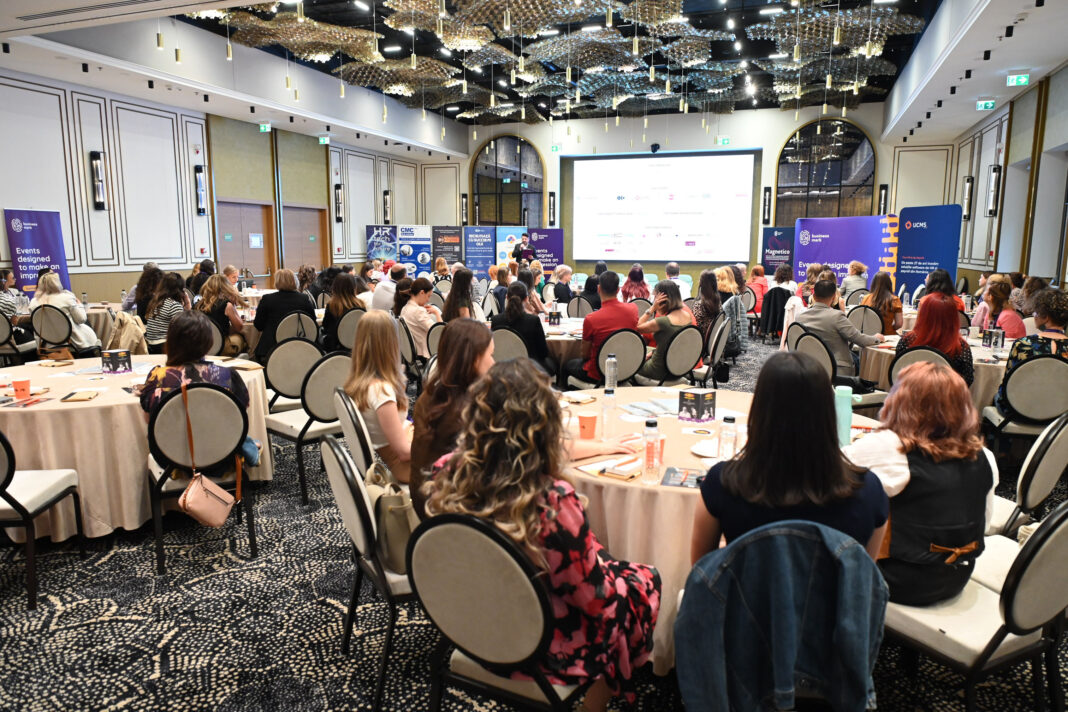 „AI promite eficiență, perfecționism, viteză, dar, în cele din urmă, cei care ajung să utilizeze aceste tool-uri se simt copleșiți, obosiți și nesiguri în timpul utilizării”. Principalele concluzii ale conferinței Magnetico Cluj-Napoca „AI promite eficiență, perfecționism, viteză, dar, în cele din urmă, cei care ajung să utilizeze aceste tool-uri se simt copleșiți, obosiți și nesiguri în timpul utilizării”. Principalele concluzii ale conferinței Magnetico Cluj-Napoca